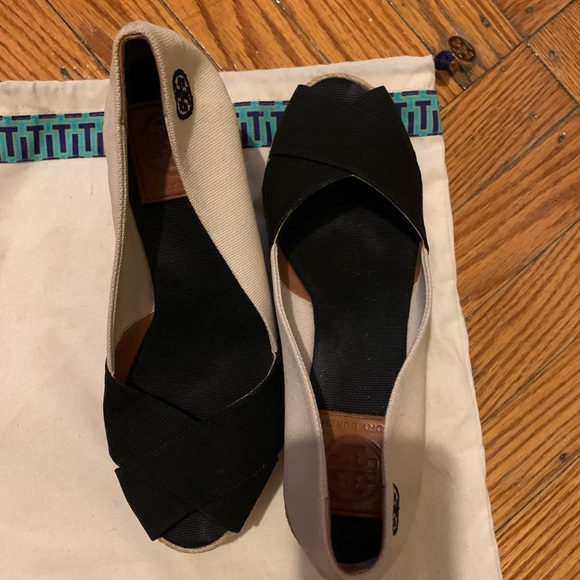 Shoes - Picture 3 of 4